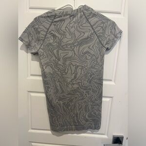 Lululemon swiftly tee